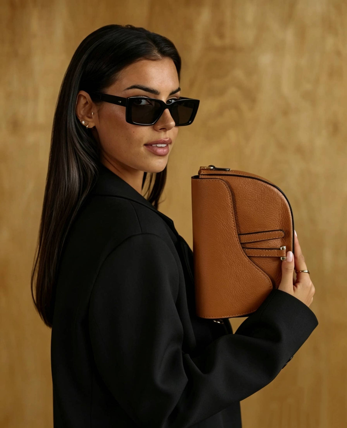 Genuine Leather Saddle Crossbody Bag – Made in Italy: Latte
