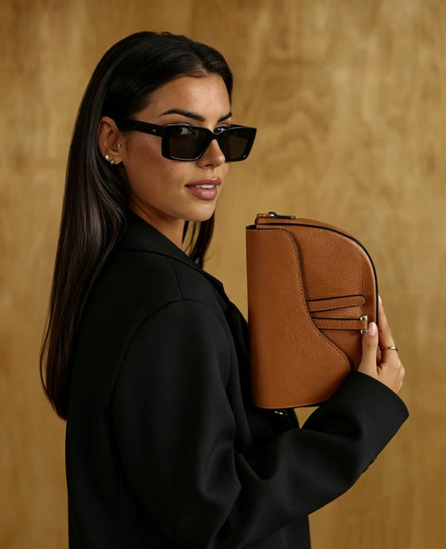 Genuine Leather Saddle Crossbody Bag – Made in Italy: Nero