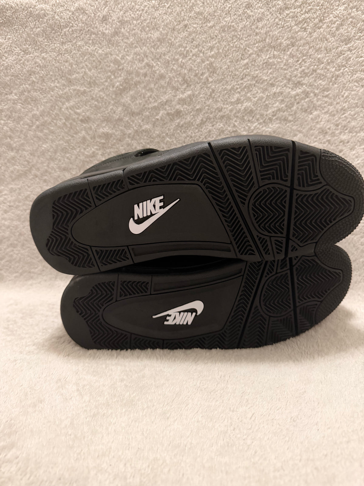 Air Jordan 4 Retro "Black Cat" (2025) – Men's US 9.5